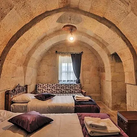 Kayadibi Cave فندق أوروغوبْ